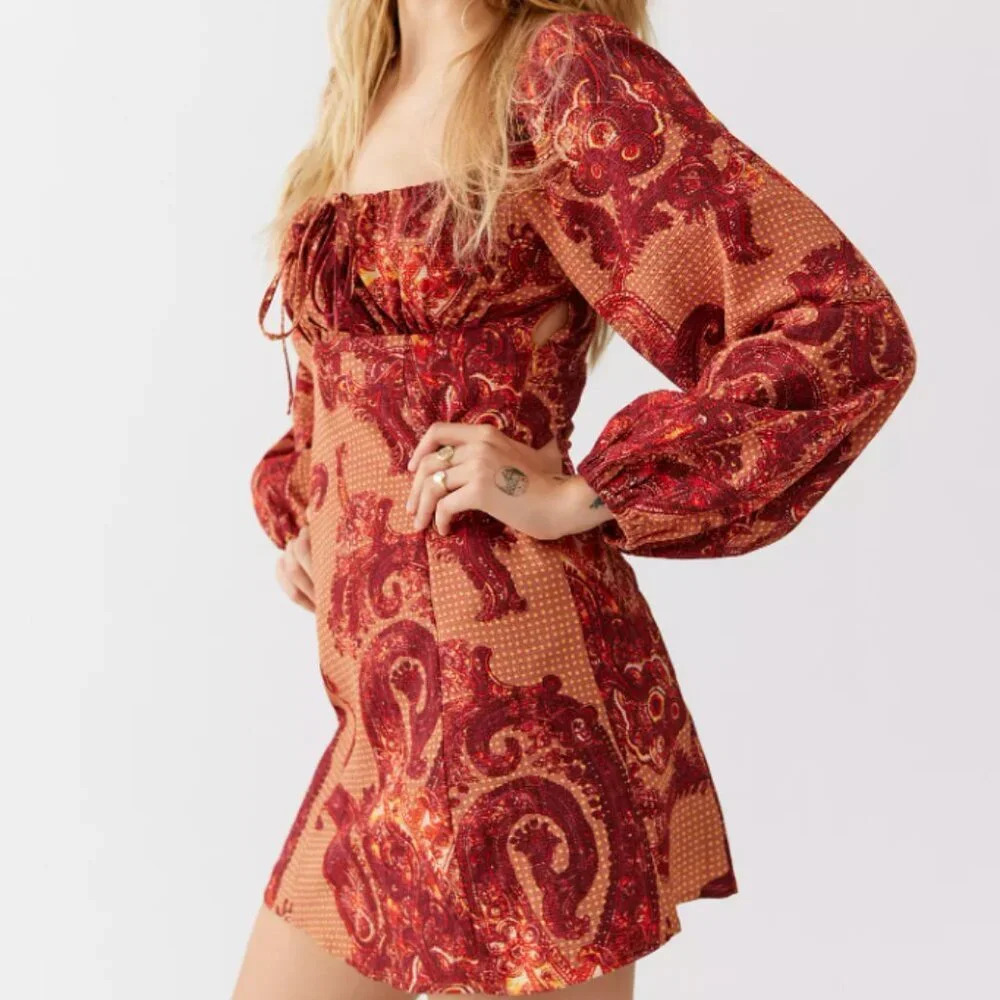 UO Vivienne Printed Long Sleeve Mini Dress size medium